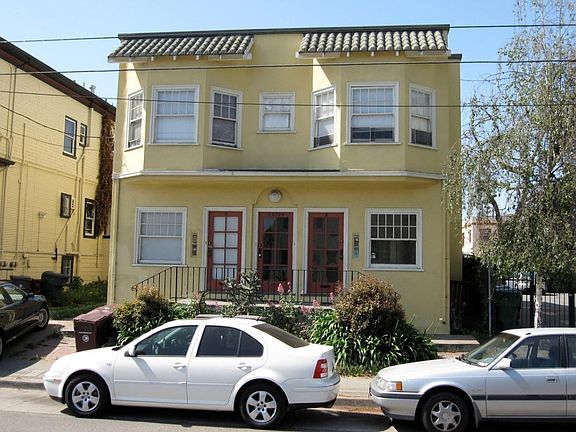 Front of apartment bldg