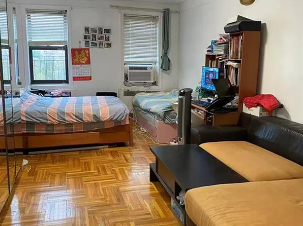 42-52 Layton Street image 2 of 10