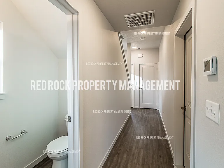 201 S Woodlawn Ln #1 — Photo 15
