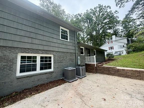 4th image of 845 Cherokee Pl SW