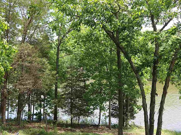 4th image of 79 Lakeview Dr
