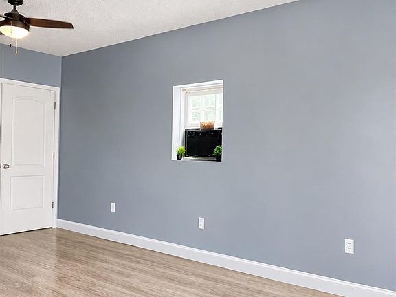 5th image of 927 Meyer Ave