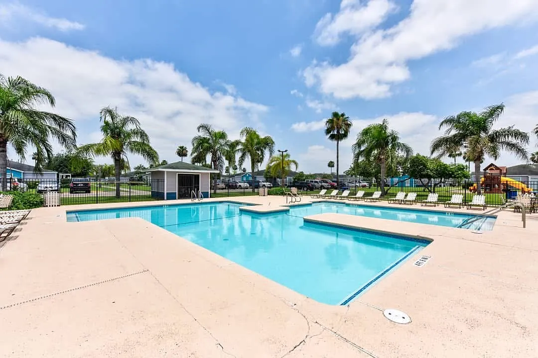 Valley Island Palms — Photo 4