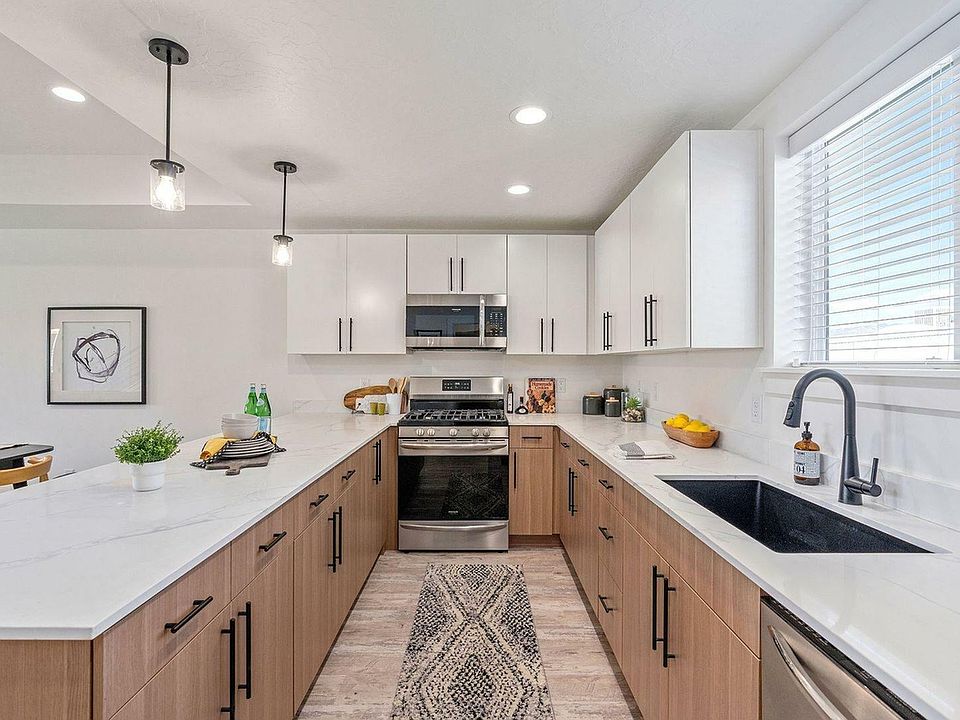 Central Heights Condos - Kitchen