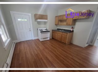 255 S 8th St, Newark, NJ 07103