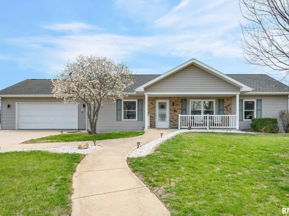 901 N Easy St, Roanoke, IL 61561