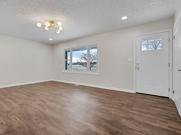4th image of 7545 Royalton Rd SW