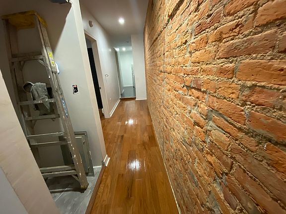 4th image of 2218 N Howard St Floor 2