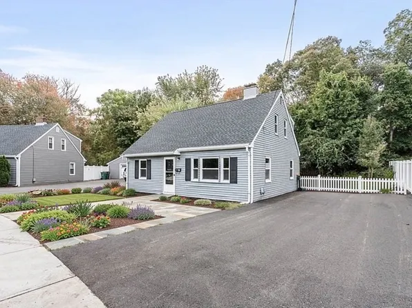 65 Alandale Pkwy, Norwood, MA 02062