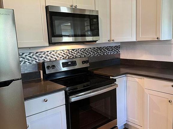 5th image of 2798 Forbes St