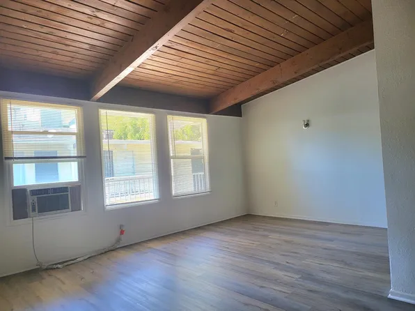 7032 Hawthorn Ave, Los Angeles, CA