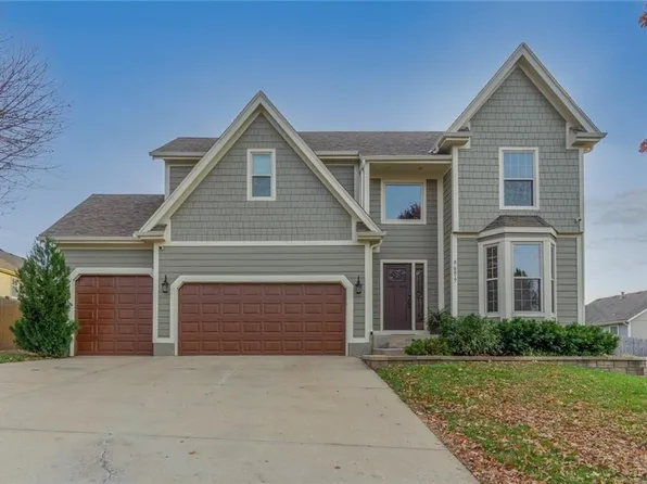 8817 W 125th St, Overland Park, KS 66213