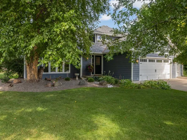 2260 Walnut Creek Dr W, Stillwater, MN 55082