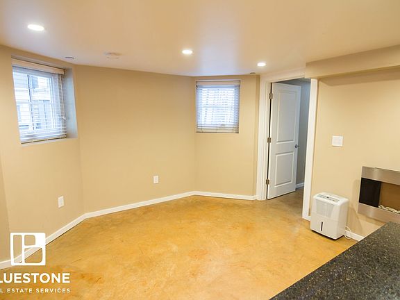 5th image of 2254 NW Irving St APT B