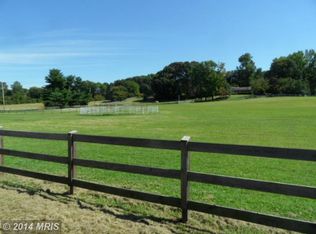 8209 Varnedoe Ln, Pasadena, MD 21122