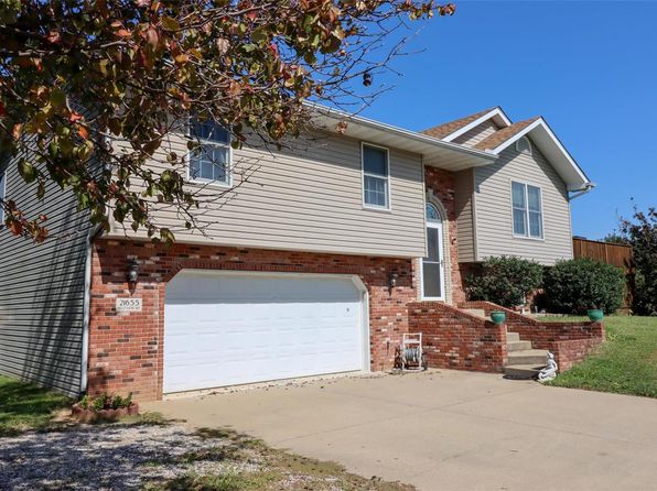 21655 Westview Rd, Carlyle, IL 62231