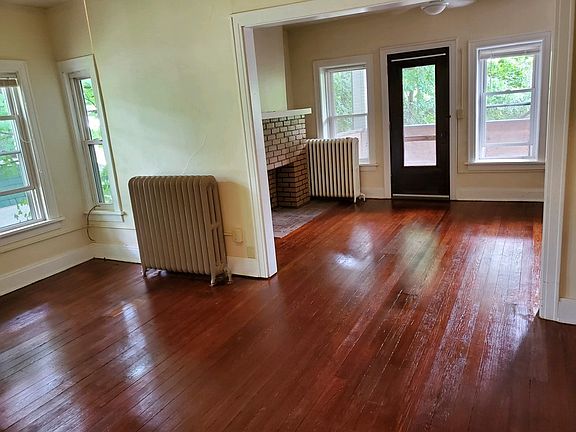 3rd image of 202 S Mantua St