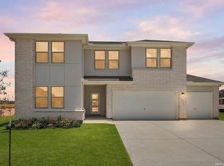 17434 Yellow Pine Dr, Elmendorf, TX 78112