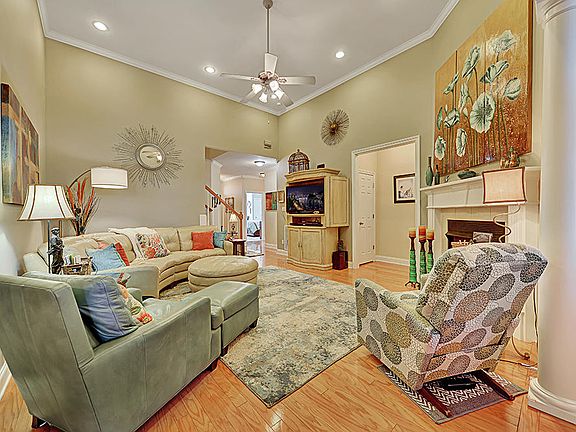 5th image of 1069 Creekside Village Way