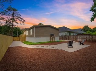 107 N 6th St, Santa Rosa, FL 32459