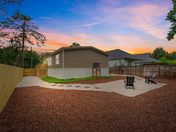 107 N 6th St, Santa Rosa, FL 32459