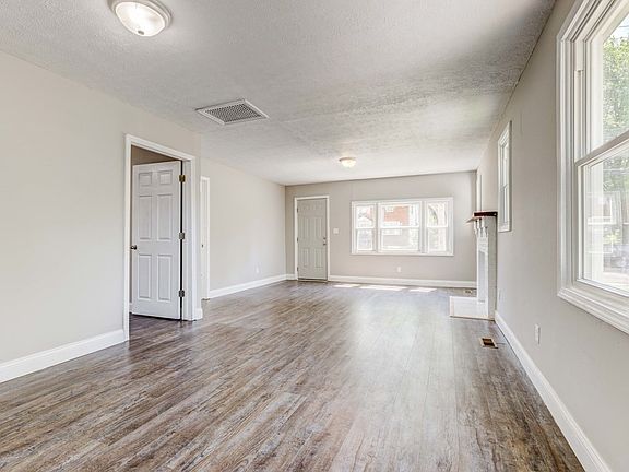 5th image of 537 W Center St