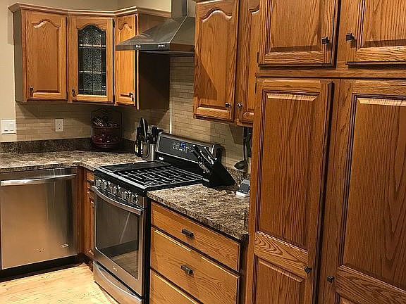 5th image of 224 W Summerhill Pl