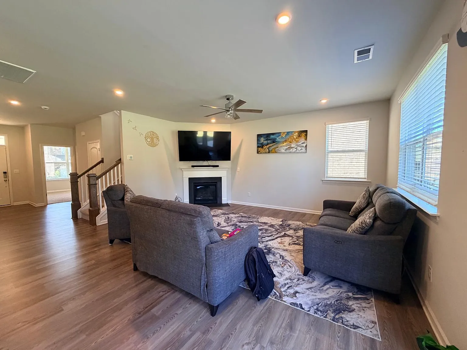 4 bed, 2622 sqft, $2,750 — Photo 1