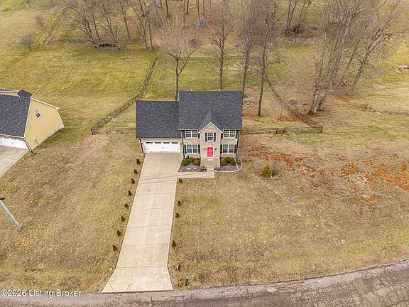 3rd image of 618 Trinity Dr