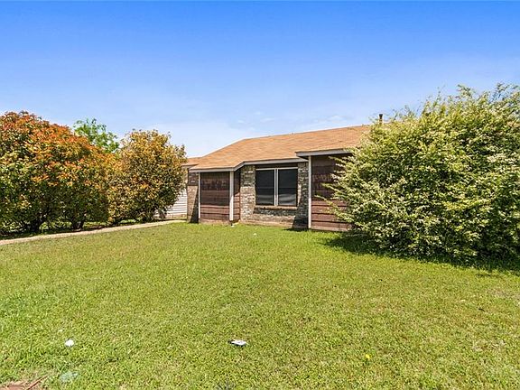 2nd image of 1222 Orchard Park Cir