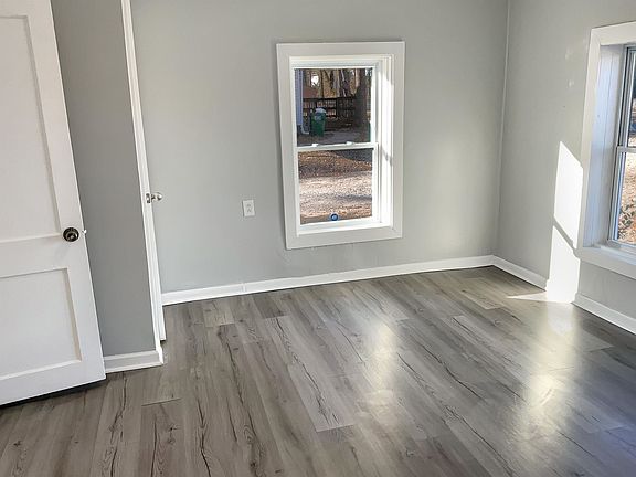 5th image of 113 Knollwood Dr
