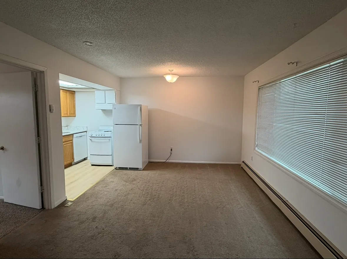 Building Photo - 2912 W 33rd Ave #3