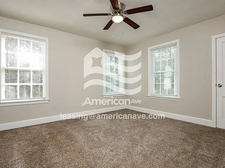 566449_009_wm_-_main_bedroom_13556989.jpg