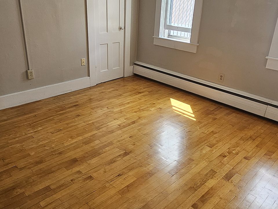 Back bedroom