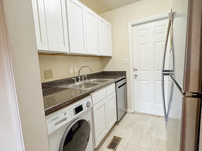 1418 Nylic St #9 — Photo 5