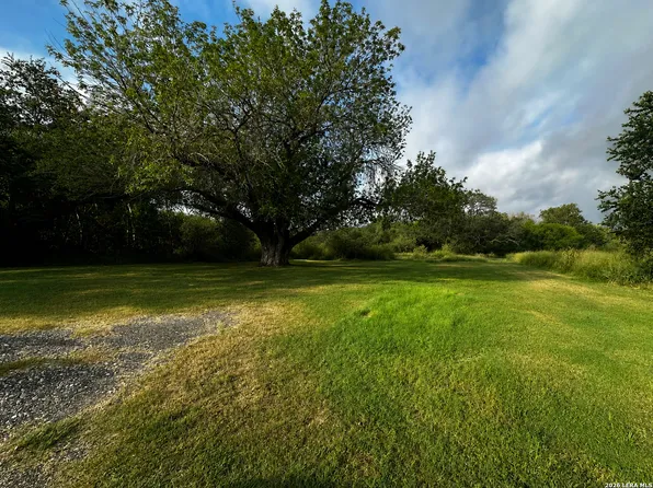 208 S Dickson LOT 7, Poth, TX 78147