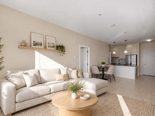 20829 77a Ave #406, Langley, BC V2Y 0Y5