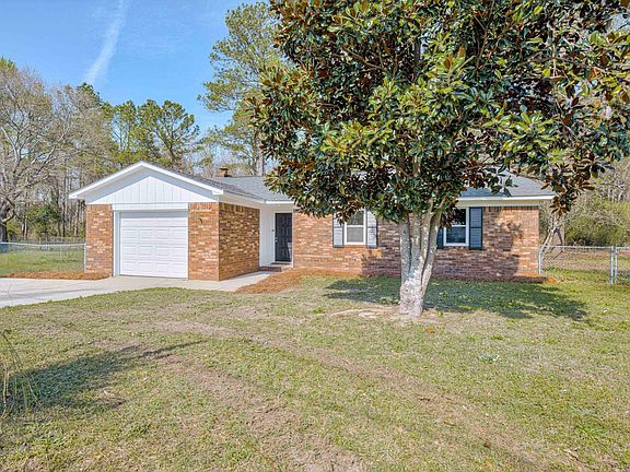 2nd image of 202 Dogwood Drive