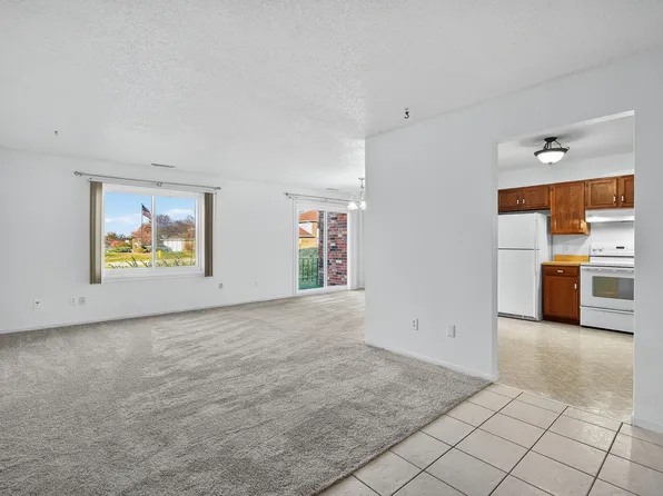 4825 Woodland Ave Unit 6, West Des Moines, IA 50266