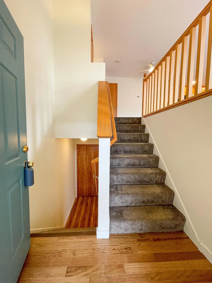 Entry Way - 360 Brickyard Dr
