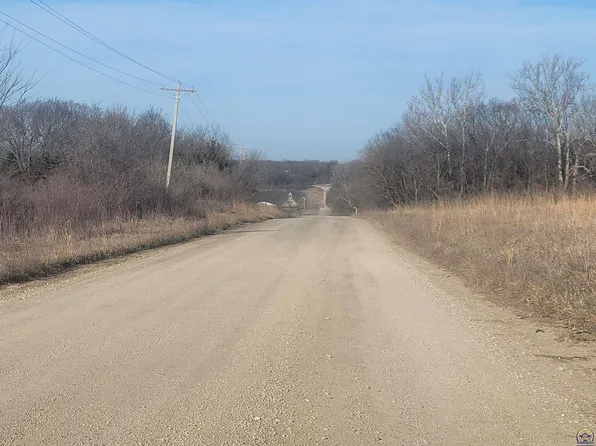 12763 54th St, Oskaloosa, KS 66066