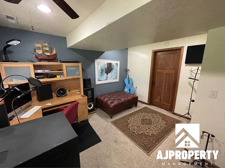 3105 S Dawley Cir #CIRCLE1 — Photo 23