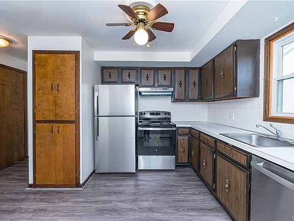 3rd image of 425 Kaymar Dr #427