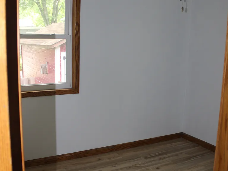 2430 Superior St — Photo 10