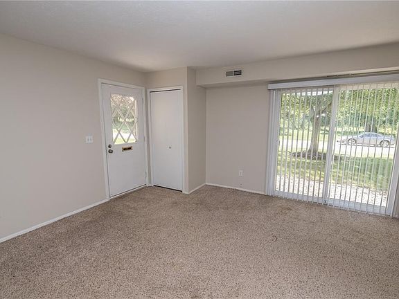3rd image of 10346 Independence Dr