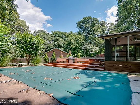 In-ground Pool, Jacuzzi, Deck, Porch