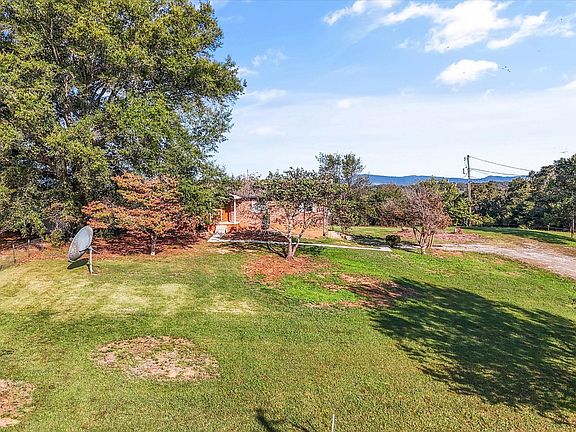 2nd image of 2824 Vicksburg Ln