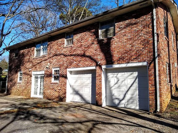 2nd image of 143 Lakeside Park Dr