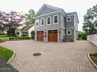 39 Woodland Dr #B, Greenwich, CT 06830