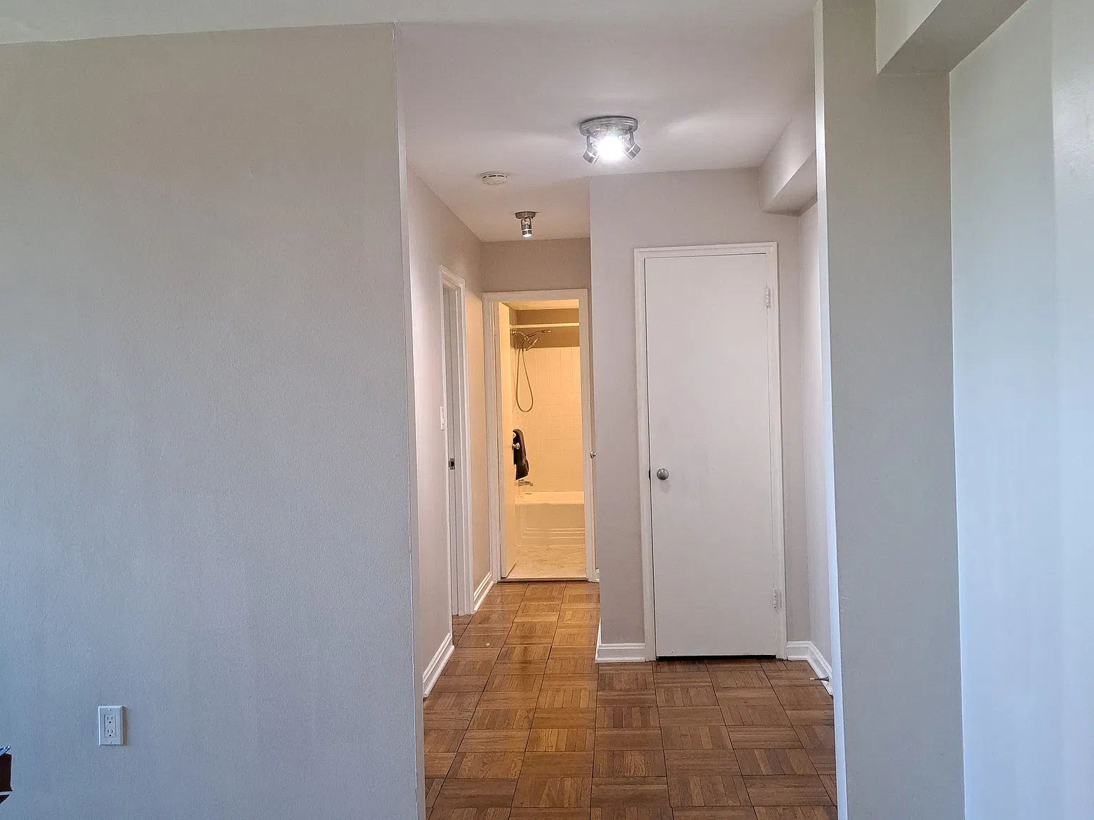 11820 Edgewater Dr — Photo 3